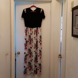 Maxi dress with pockets